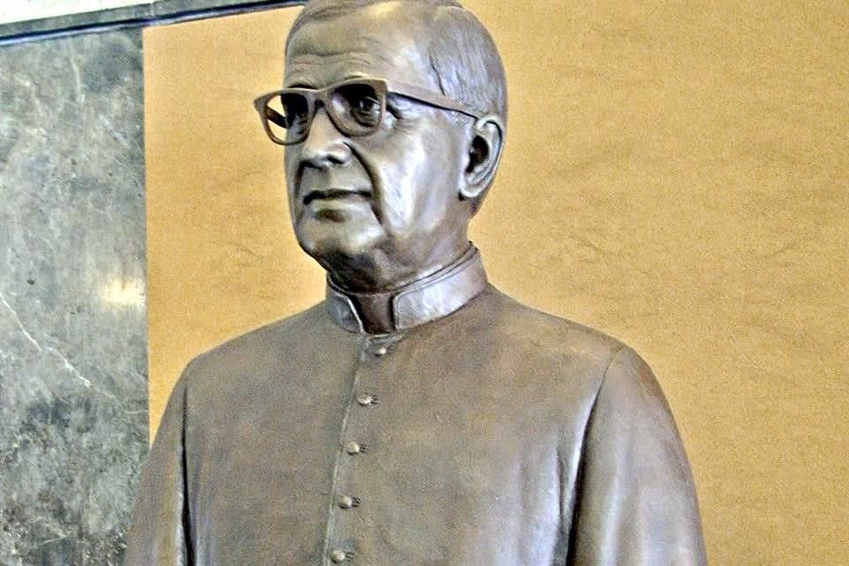 Busto de Josemaría Escrivá de Balaguer, en la Basílica del Roble.