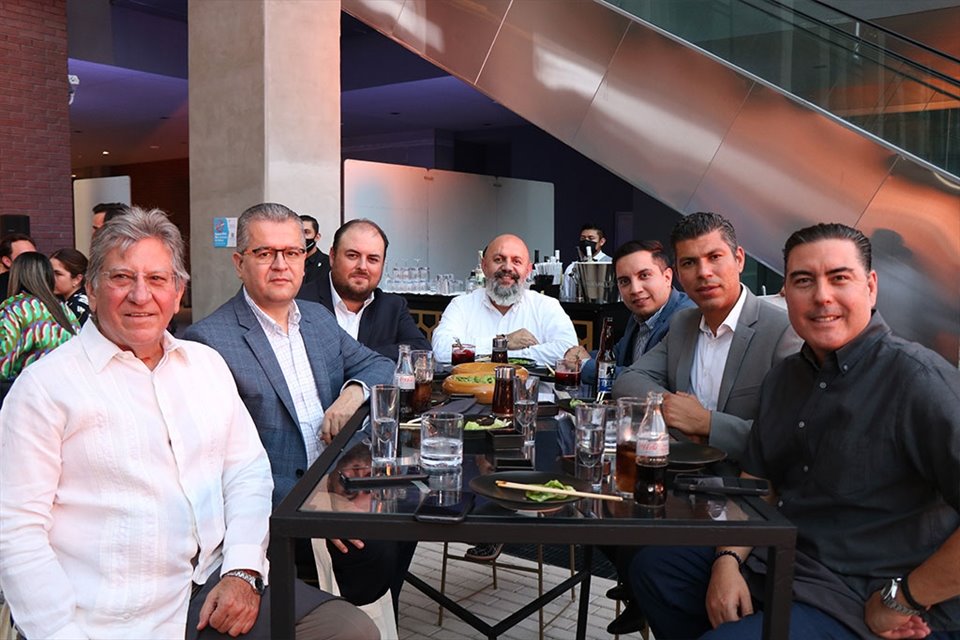 Jaime Rodríguez, Enrique Navarro, Jesus González, Daniel López, Omar Salinas, Carlos Padilla, Ernesto Palacios.