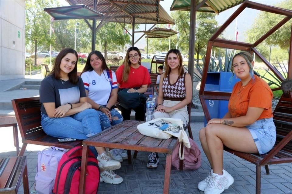 Ana Carolina Chapa, Marifer Rodríguez, Mafer Álvarez, Catalina Elizondo y Paulina de la Garza