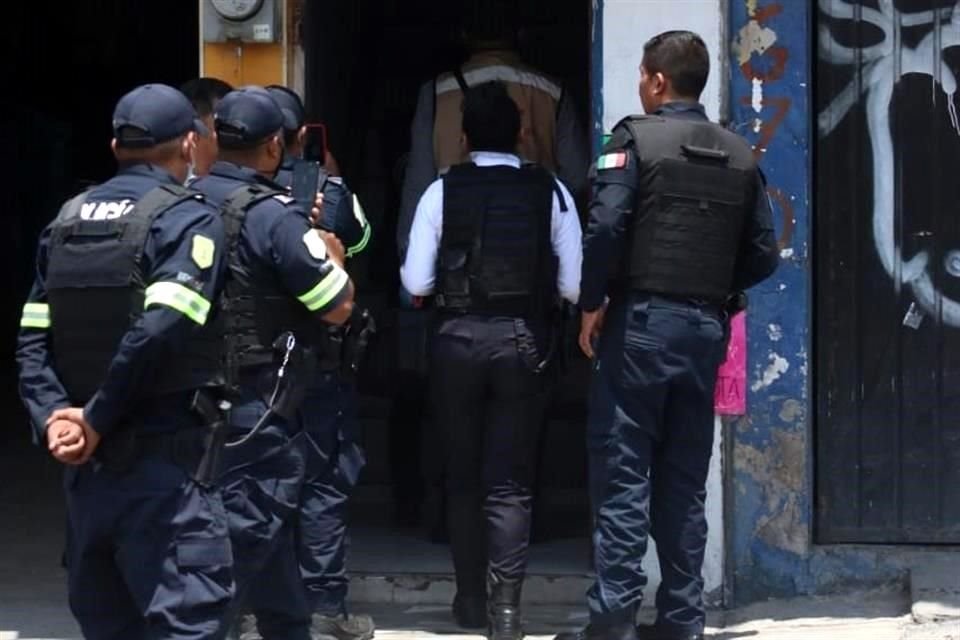 Gracias a las cámaras de vigilancia del negocio, los policías municipales supieron que actuó con ayuda de otro individuo. 