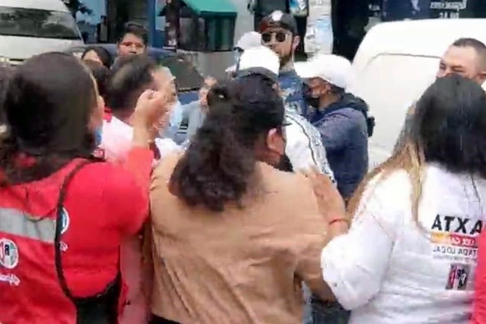 La diputada priista Maxta González fue agredida por servidores públicos de la Alcaldía Cuauhtémoc mientras realizaba un programa social en Colonia Obrera.