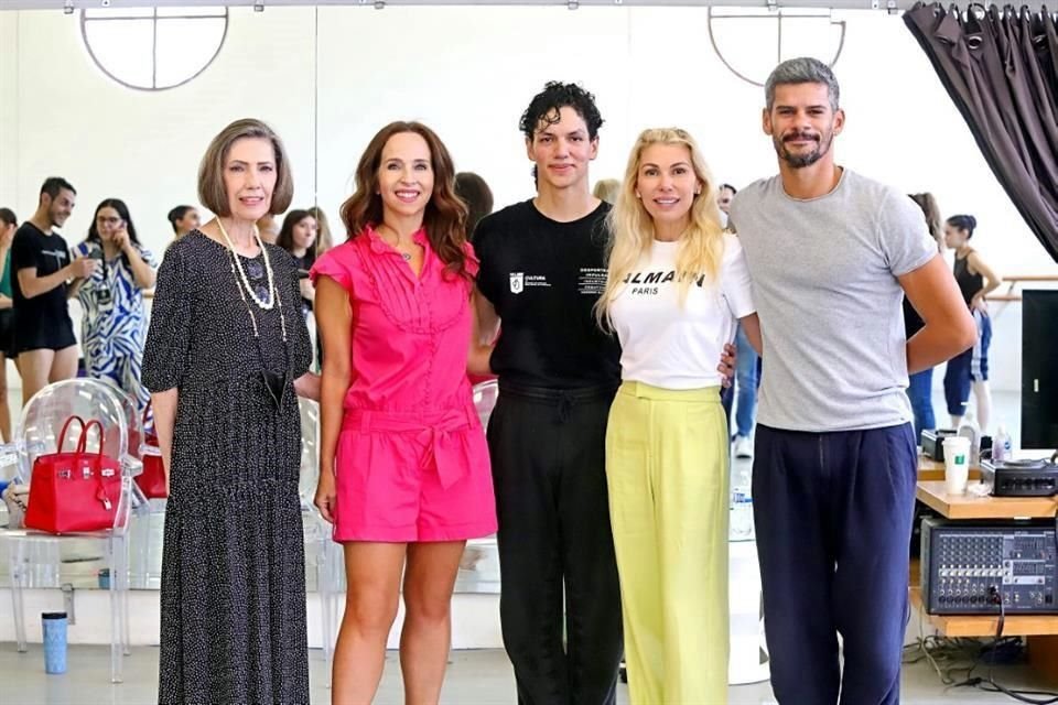 Gretchen Backhoff, Gabriela Elizondo de García, Isaac Hernández, Roberta Barrera de Selem y Thiago Soares
