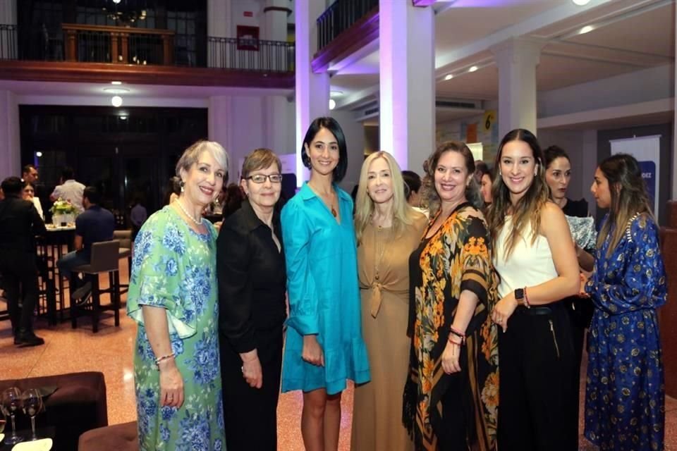 Rosalinda Farías, Carmen Bójorquez, Miriam González, Bárbara Herrera de Garza, Diana Farías y Rosalinda Moeller