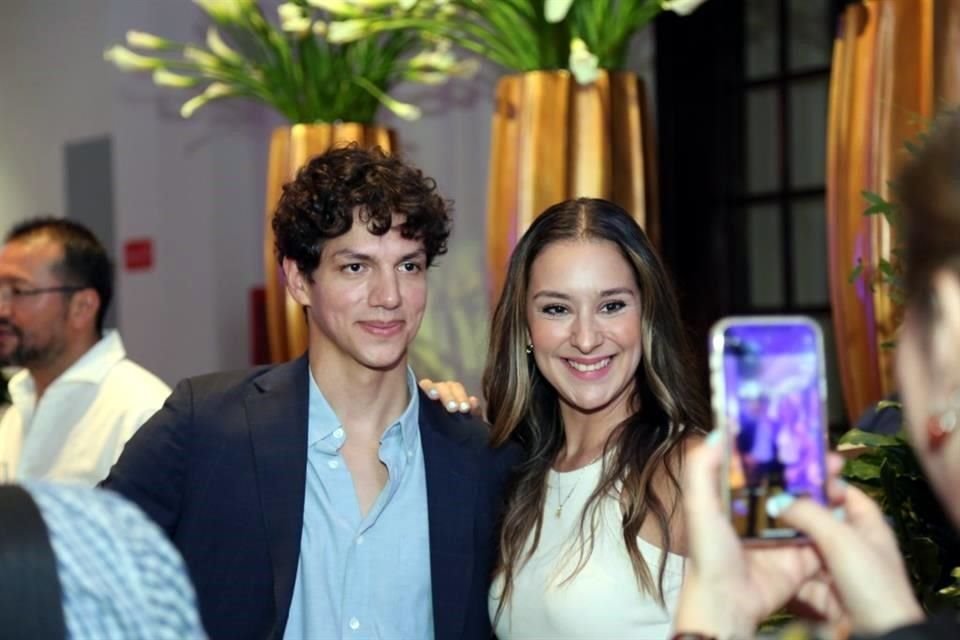 Isaac Hernández y Rosalinda Moeller