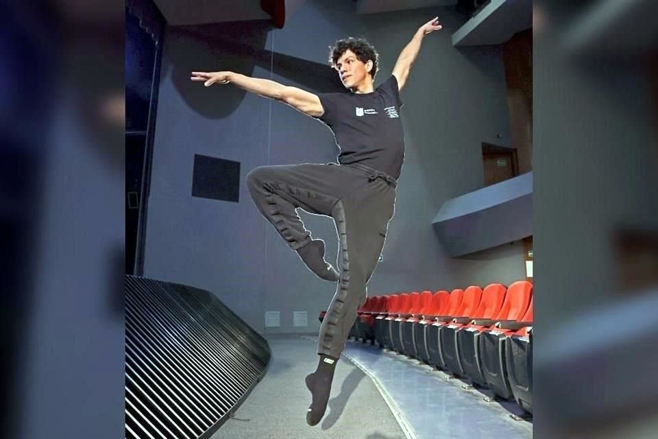 De las clases en el patio de su casa a ganar el Benois de la Danse, Isaac Hernández, primer bailarín del San Francisco Ballet, consolida su legado al impulsar talentos y públicos.
