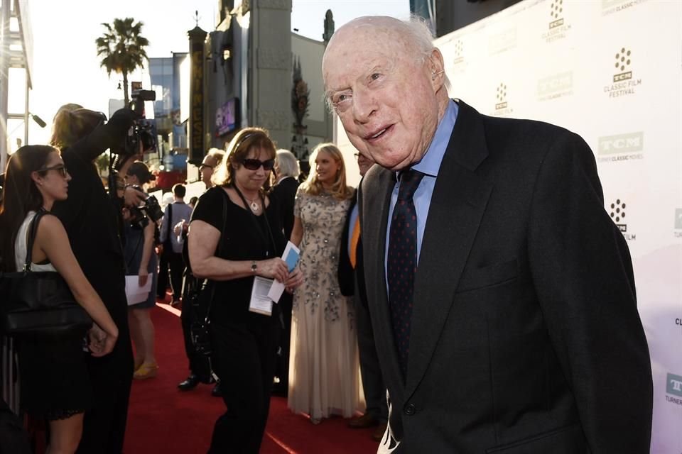 Norman Lloyd, quien falleció a los 106 años mientras dormía, fue conocido por sus trabajos en 'La Edad de la Inocencia', 'La Sociedad de los Poetas Muertos', 'St. Elsewhere', entre otros.