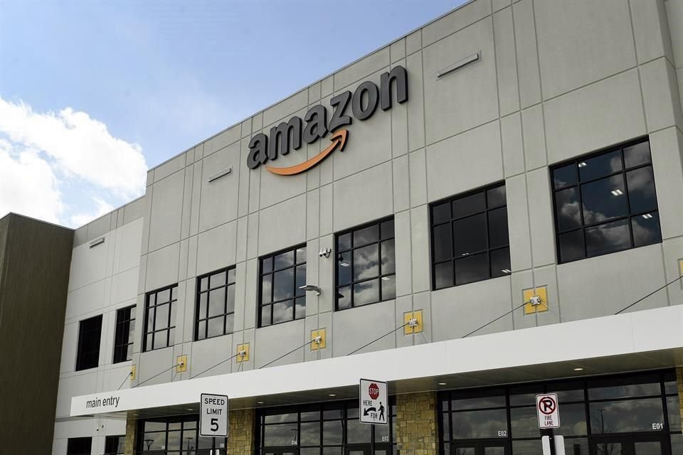 Amazon está contratando a 75 mil trabajadores para su extensa operación logística en Norteamérica.