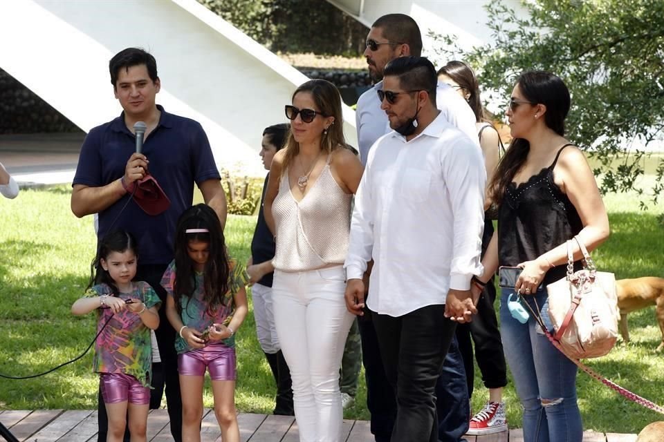 Eugenio Garza, Mafer Pacheco González, Benito Flores, Mario Pacheco González y Valeria Murga de Pacheco