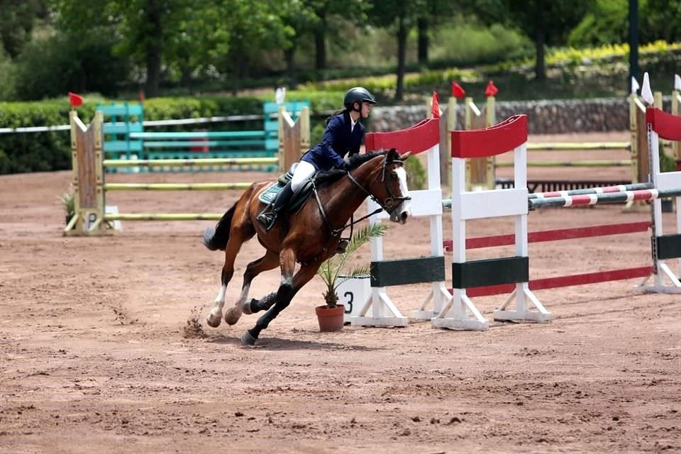 Camila Marroquín, montando a 'Souchito'