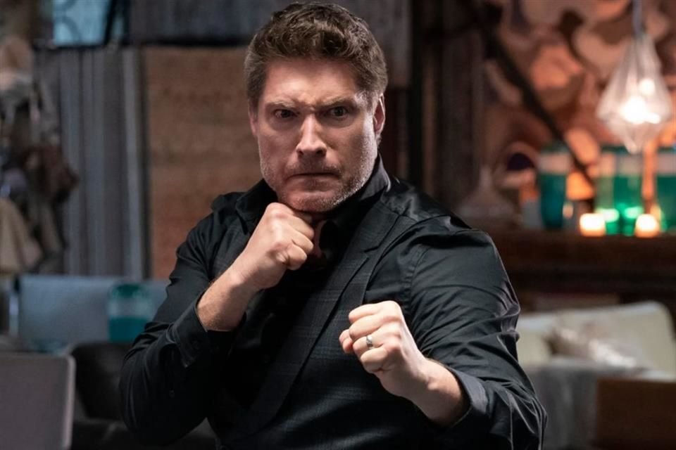 Las primeras imágenes de la quinta temporada de Cobra Kai confirman el regreso de Mike Barnes (Sean Kanan).