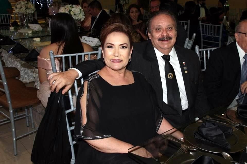 Roberto Padilla y Rosy de Padilla