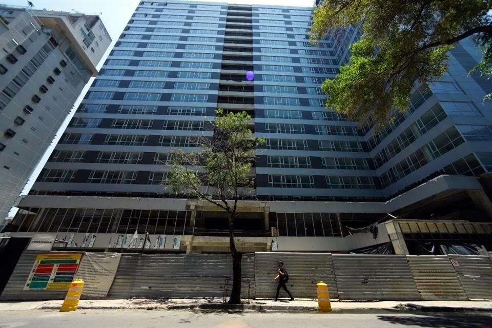 Vecinos de Ampliación Granada presentaron denuncias ciudadanas por un edificio de 23 niveles que se construye.