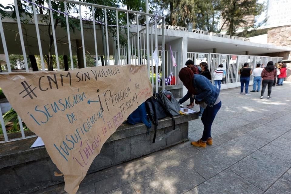 'El conservatorio por mucho tiempo ha permanecido sin hacer nada', acusó A., una de las promotoras del tendedero.