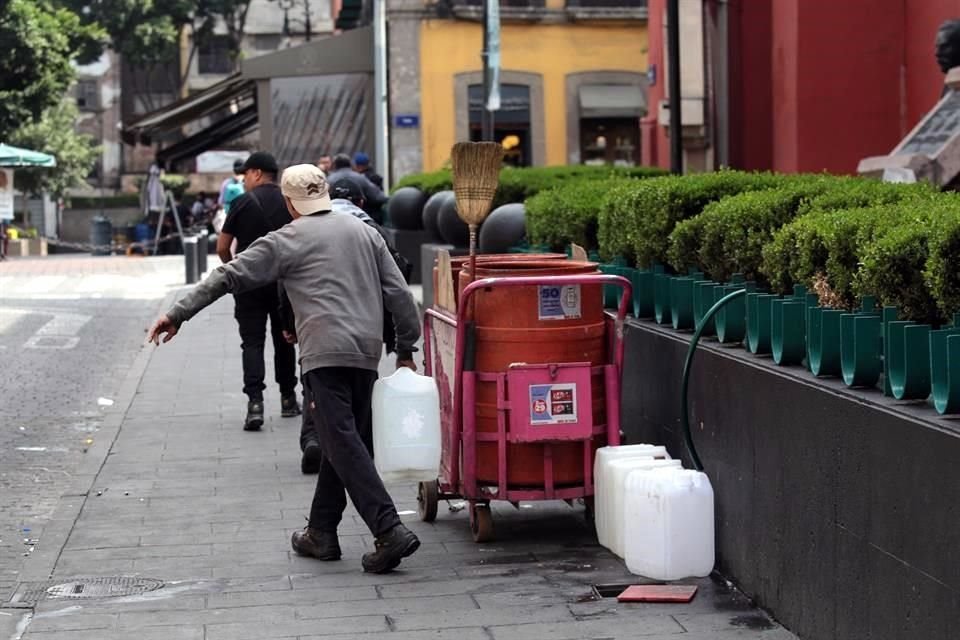 Claudia Sheinbaum, Jefa de Gobierno, detalló que la disminución en el suministro de agua es para prevenir una mayor escasez en el futuro.