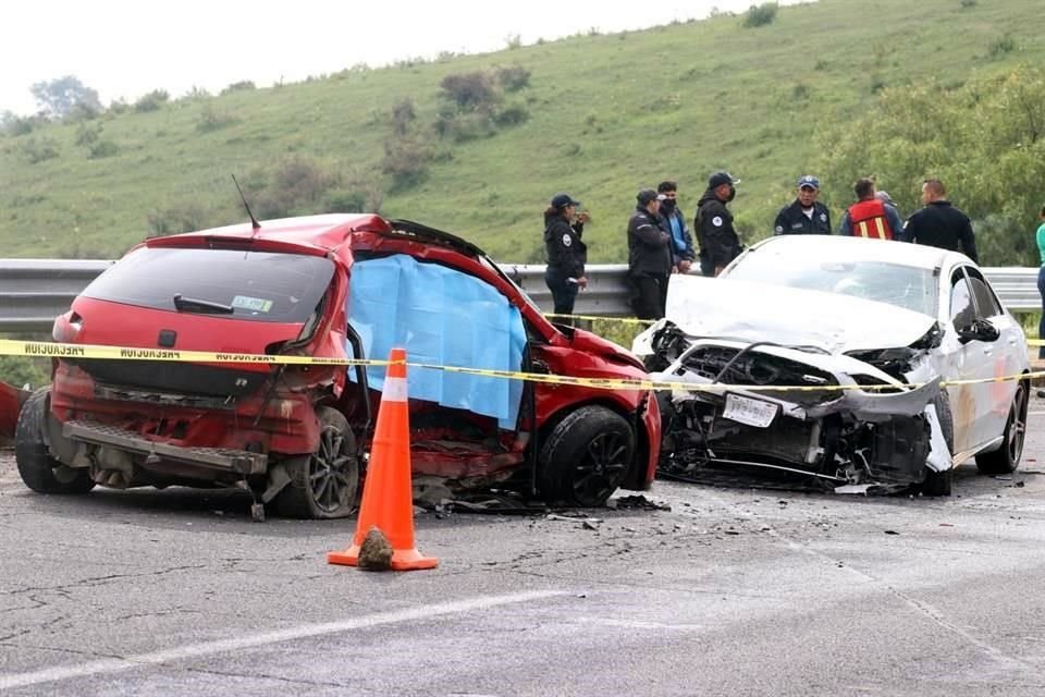 El individuo viajaba como copiloto en un Seat Ibiza color rojo que fue embestido por un Mercedes Benz A200 color blanco.