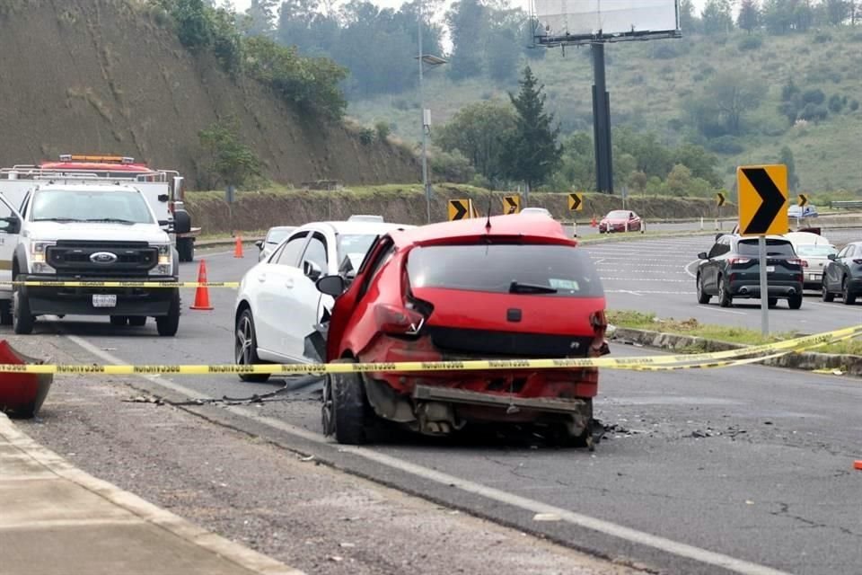 Los conductores involucrados resultaron lesionados y fueron hospitalizados.
