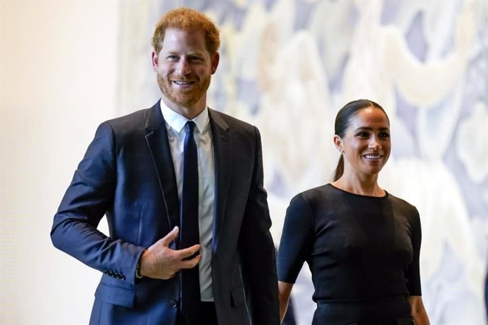 El Príncipe Enrique y Meghan Markle planean regresar a Reino Unido, aunque no verán a la Familia Real; sólo van a trabajar.