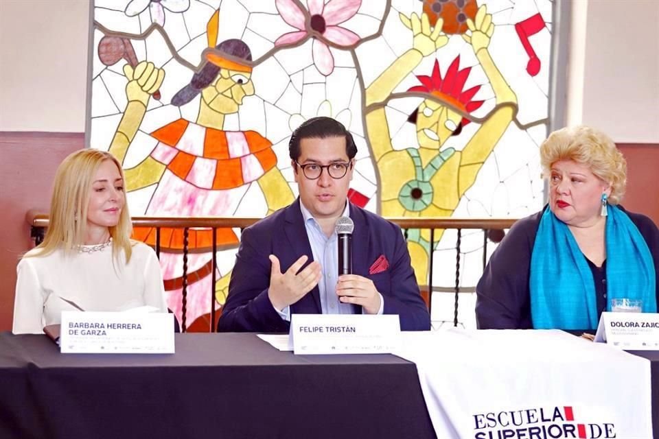 El director Felipe Tristán estuvo acompañado por Bárbara Herrera (izq.), presidenta de La Superior, y la mezzosoprano Dolora Zajick.