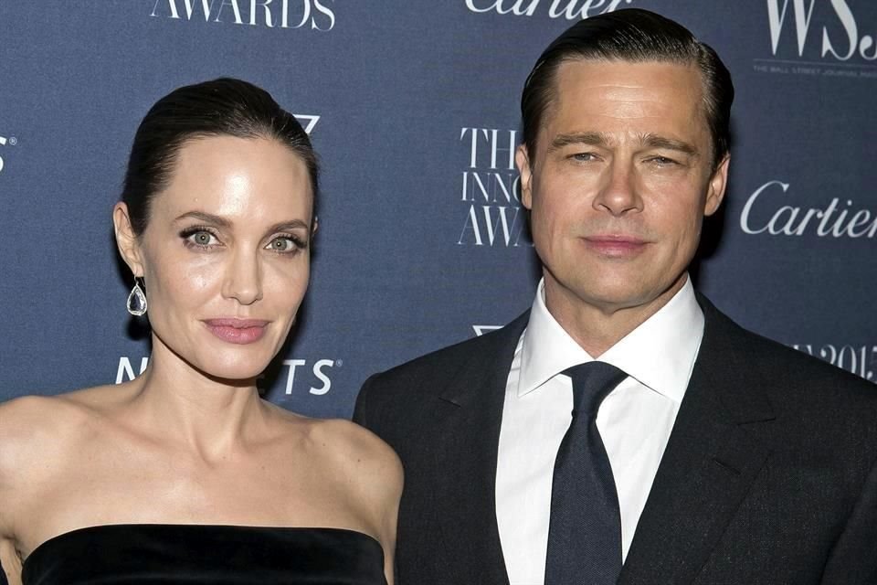 Aseguran que Angelina Jolie alentaba el uso de armas entre sus hijos y que en la casa no había reglas, situación que no aceptaba Brad Pitt.