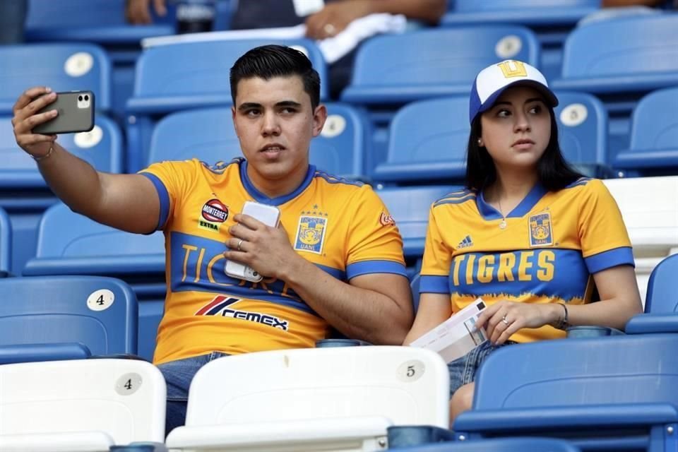 Más del ambiente en el BBVA  en el Clásico Regio.