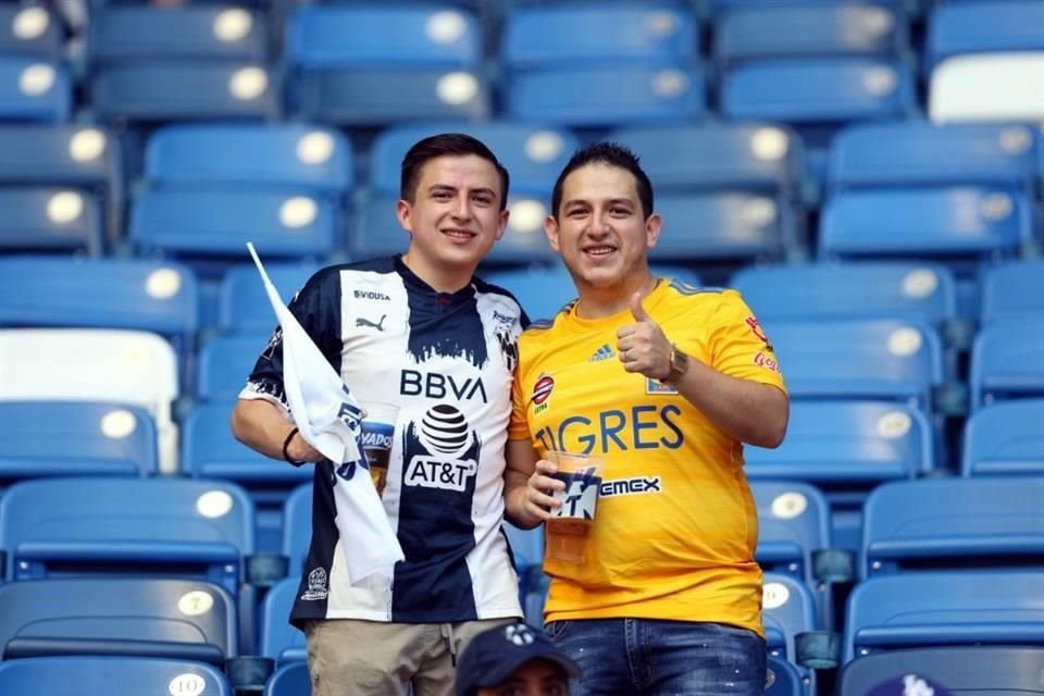 Más del ambiente en el BBVA  en el Clásico Regio.