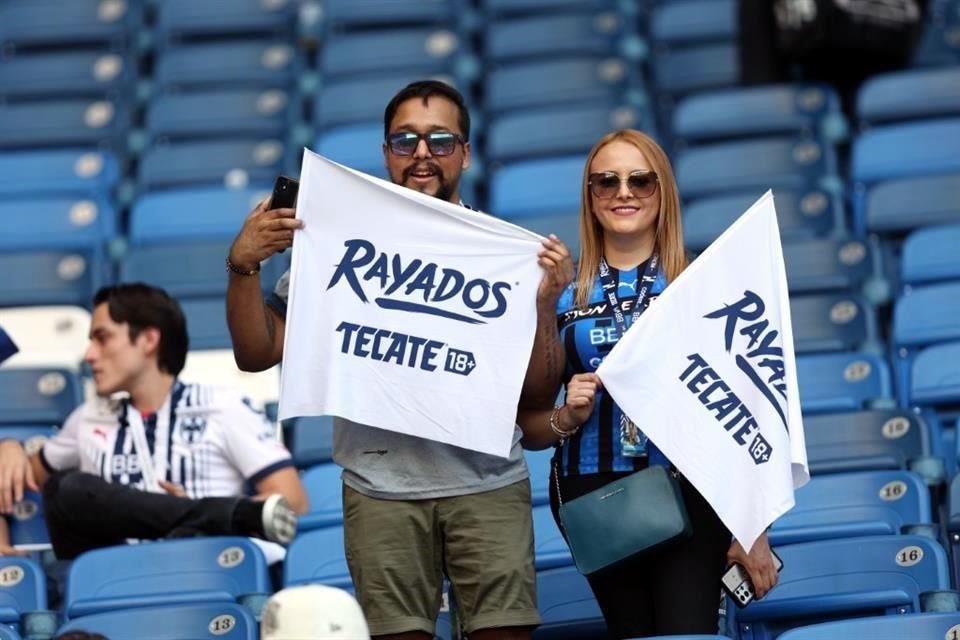 Más del ambiente en el BBVA  en el Clásico Regio.