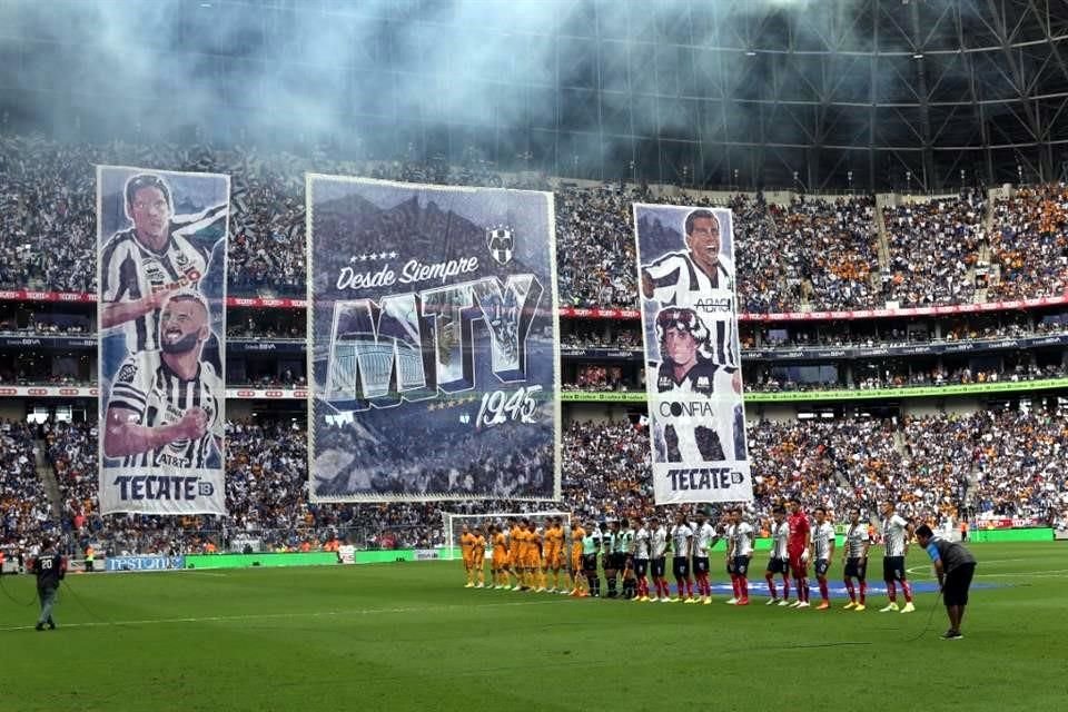 Los pendines gigantes que sacó Rayados.