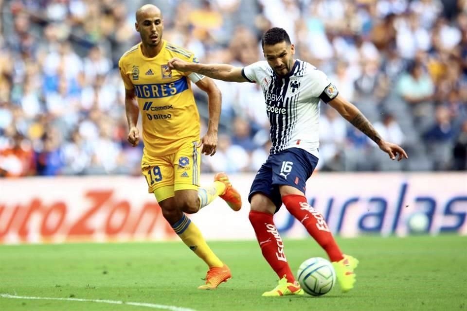 Imágenes del primer tiempo en el Clásico Regio.