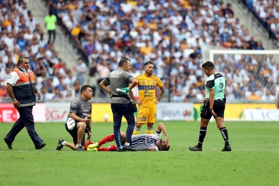 Imágenes del primer tiempo en el Clásico Regio.