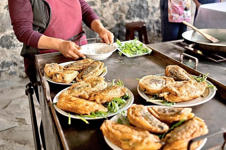 Nada como probar auténticos manjares hechos por cocineras tradicionales.