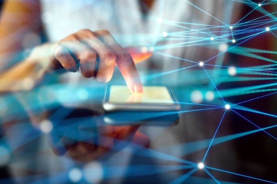 Estar conectados a plataformas sociales nos mantiene informados y entretenidos, pero también puede intoxicar; aprende a identificar el tiempo para hacer una pausa.