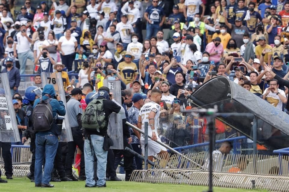 Los reproches de los aficionados para los jugadores de Pumas.