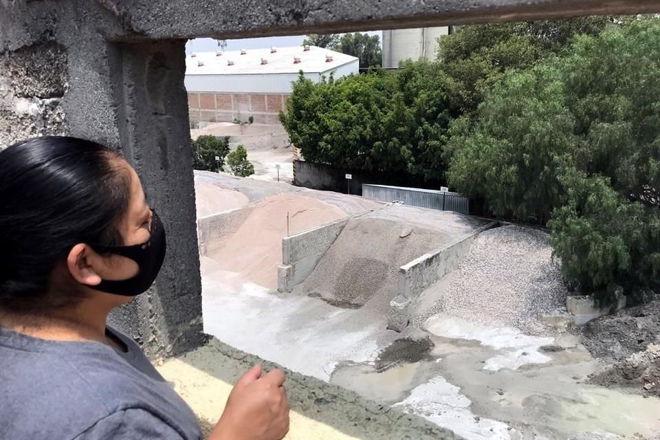 Vecinos de al menos seis unidades habitacionales en Azcapotzalco padecen la mala planeación urbana de las zonas industriales de la Alcaldía.