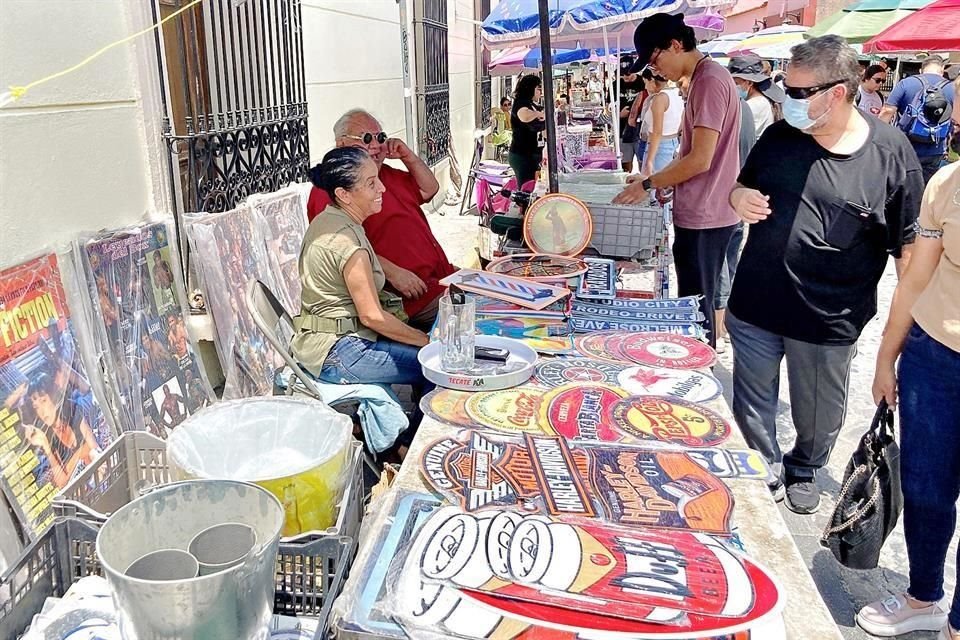 En el recorrido se pueden encontrar antigüedades, juguetes, pinturas y libros.