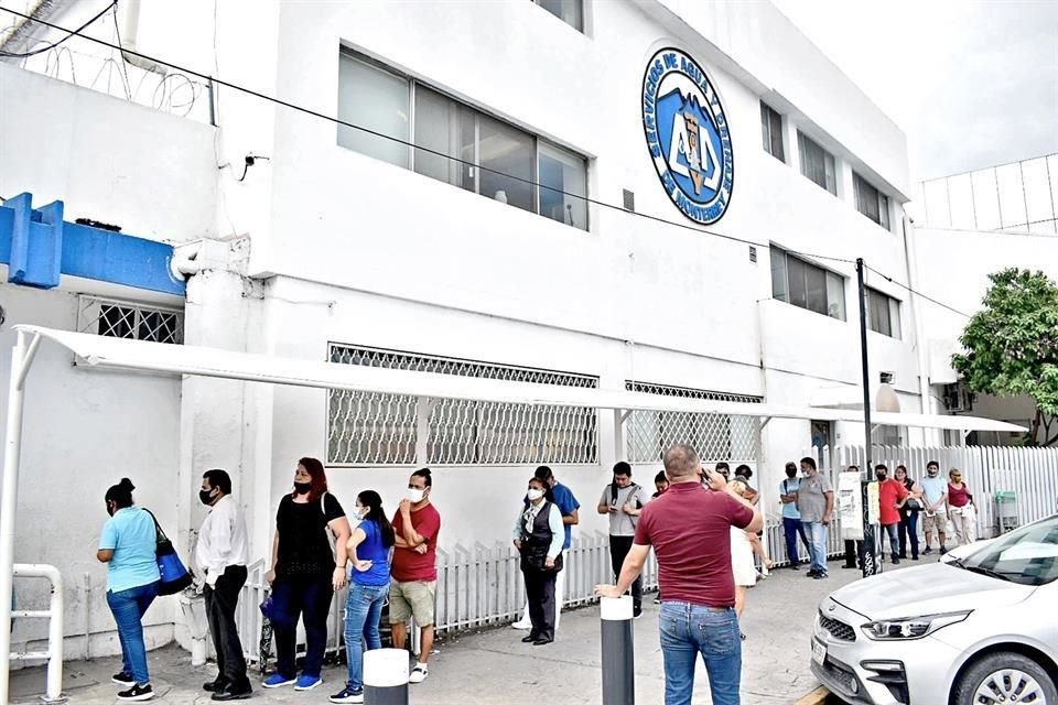 Oficinas de Agua y Drenaje ubicadas frente al Obelisco.