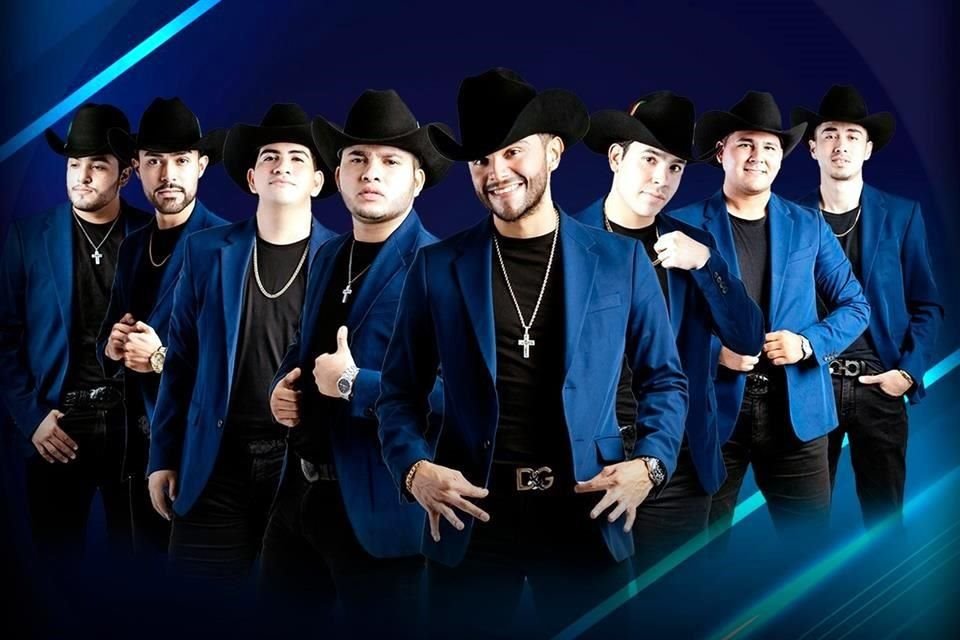 Tras llamada de emergencia por vehículos de lujo en carretera, policías detuvieron a músicos, pues los confundieron con delincuentes.