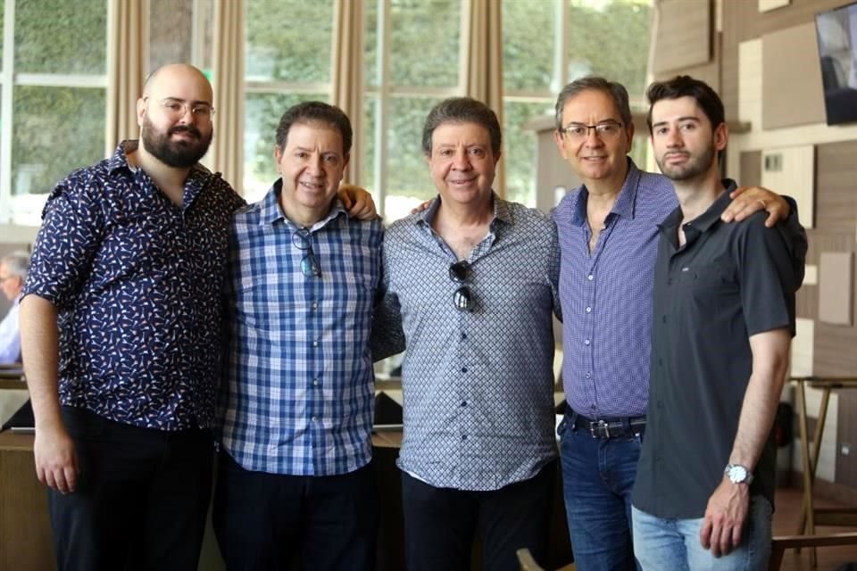 Fernando Chapa, Carlos Chapa, Ricardo Chapa, José Chapa y José Andrés Chapa