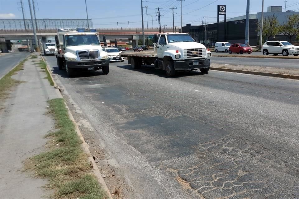 Ante sus múltiples daños, la Avenida Sendero será rehabilitada por Escobedo y San Nicolás este año y en el 2023.