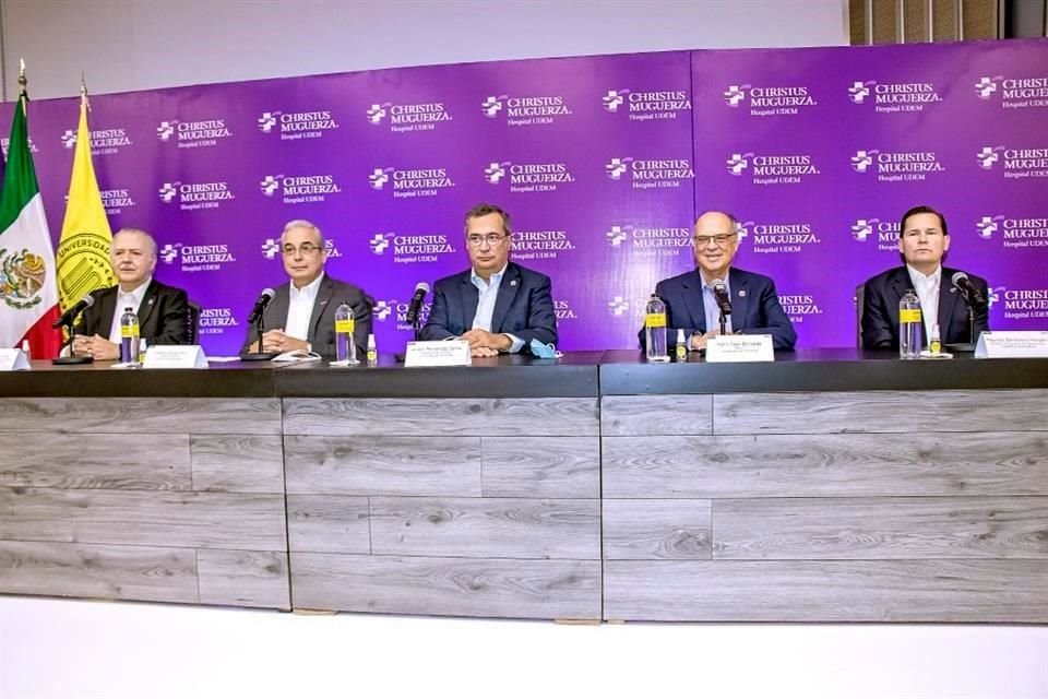 Eduardo García Luna, Horacio Garza Ghio, Álvaro Fernández Garza, Mario Páez González y Mauricio Zambrano Margáin.