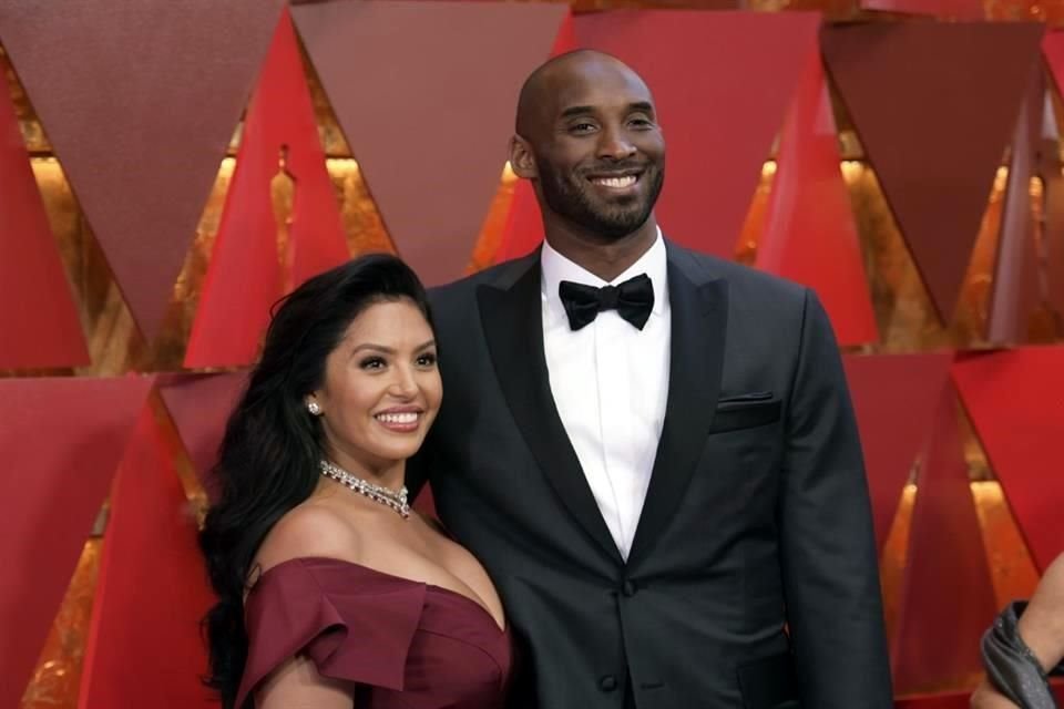 Vanessa Bryant, viuda de Kobe Bryant, quien fue estrella de los Lakers de Los Ángeles.