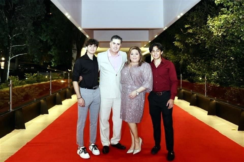 Saúl Sifuentes Elizalde , Saúl Sifuentes Palacios, Liliana Elizalde Chalita de Sifuentes y Emiliano Sifuentes Elizalde