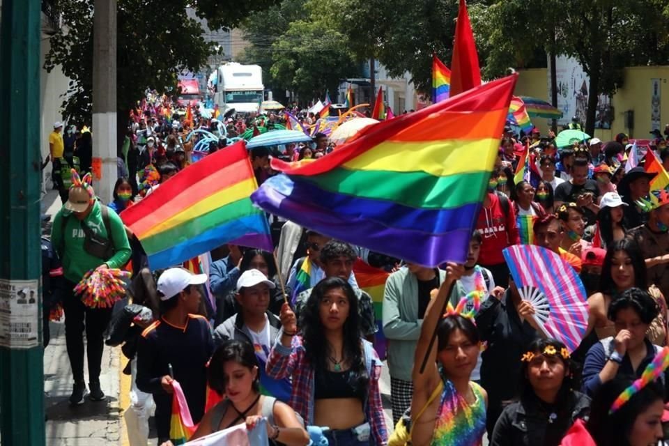 Realiza marcha número 18 en  LGBTI  en Toluca luego de dos años donde se realizó de manera virtual, integrantes de la comunidad vuelven a las calles.