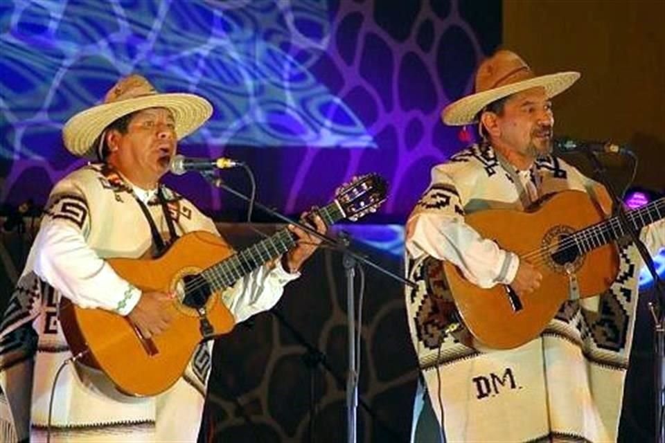 Concierto de pirekuas en un evento de la Secretaría de Turismo de Michoacán.