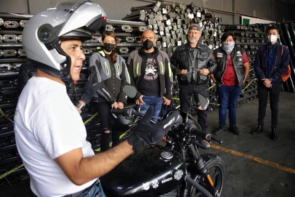 Ayer acudieron 16 personas a la primera Motoescuela sabatina de la Secretaría de Movilidad.