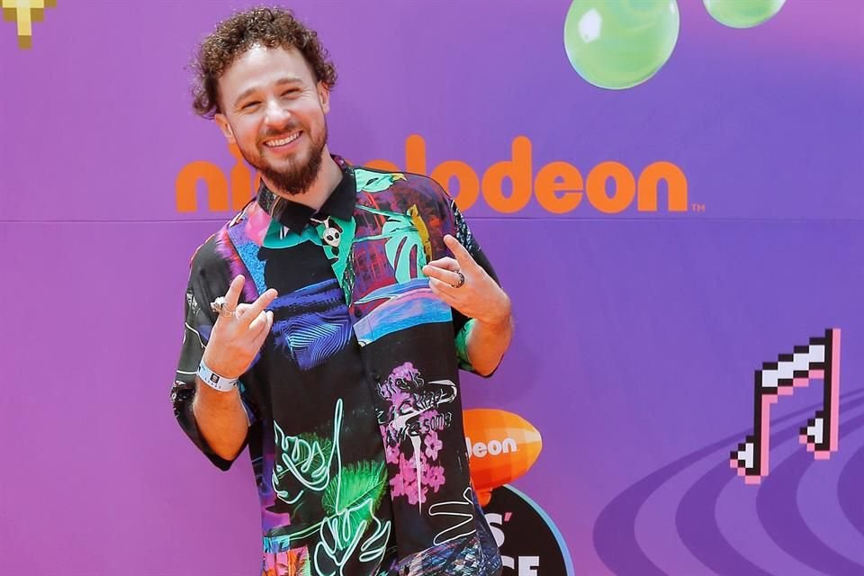 Luisito Comunica destacó en el encarpetado.