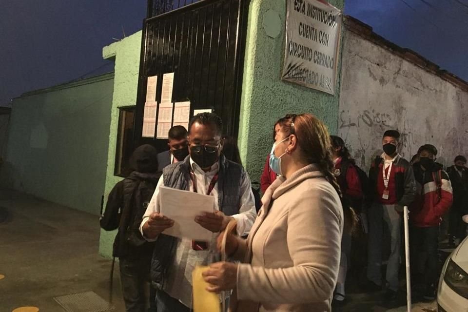 Aspectos del regreso a clases en la escuela secundaria oficial 101 Cuauhtémoc, en Coacalco, Edomex.