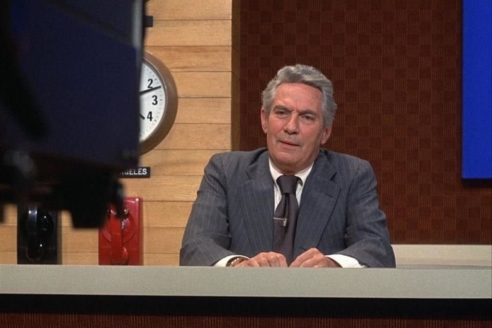 En la cinta de 1976, el conductor Howard Beale fue interpretado por Peter Finch.