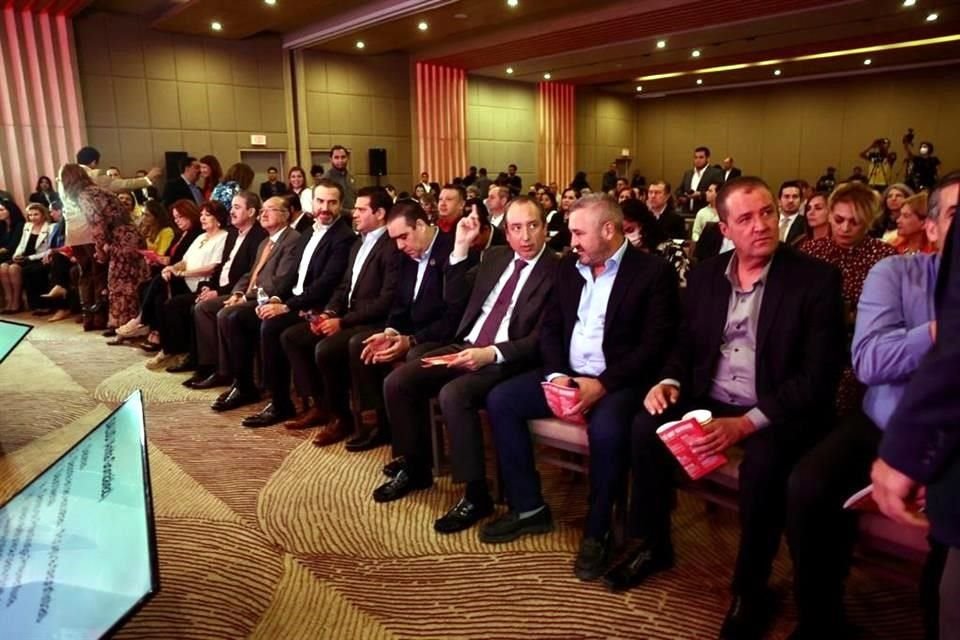 Sólo para presentar a los invitados especiales se requirieron 7 minutos.