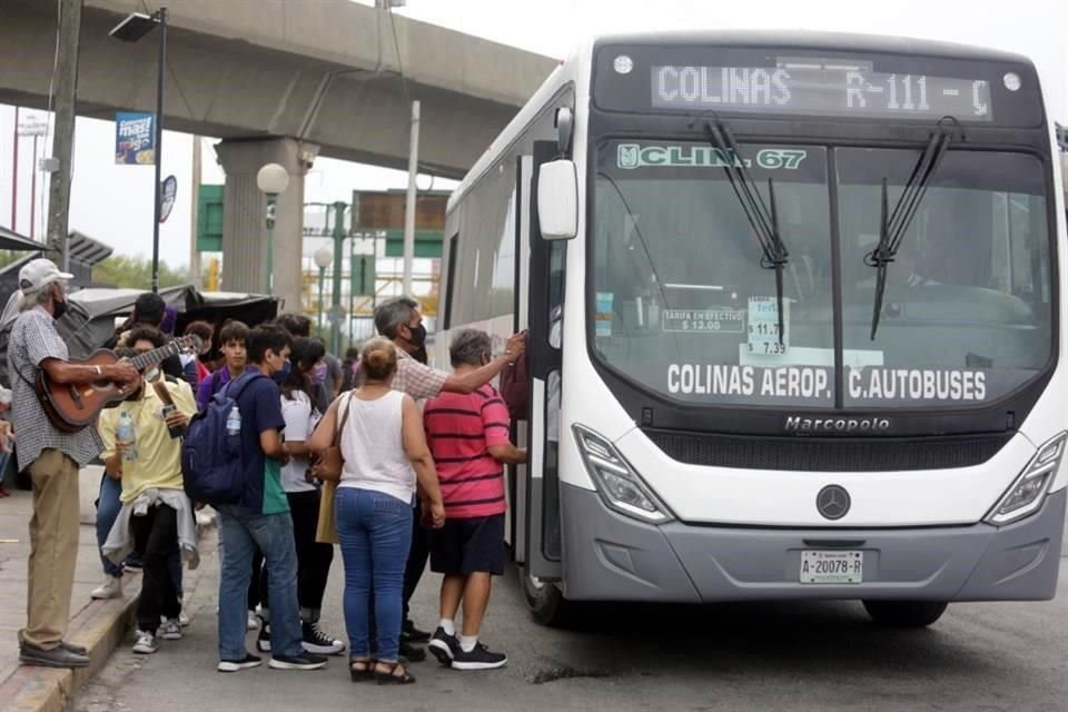 Usuarios de Pesquería se quejaron de que la nueva Ruta 611 cobre 15 pesos, por un recorrido que otros cobran en 12.