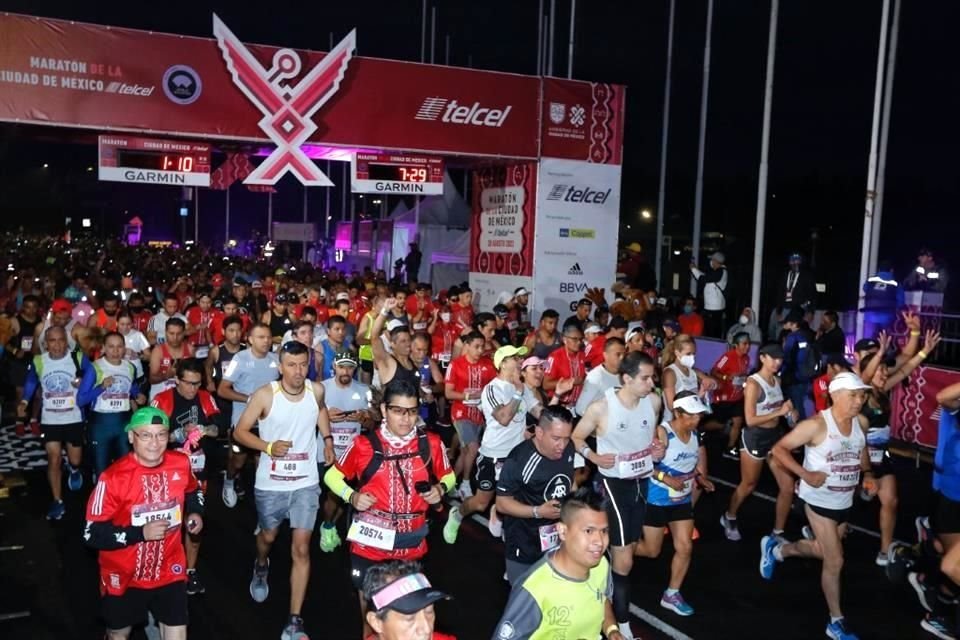 La comunidad de corredores piden un castigo a quien puso alcohol a las bebidas hidratantes el Maratón de la CDMX.